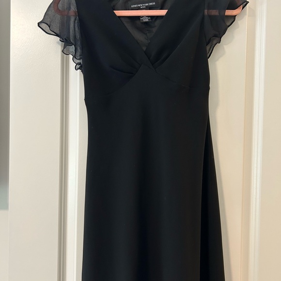 Vintage Silk flutter sleeve black gown - Picture 3 of 13
